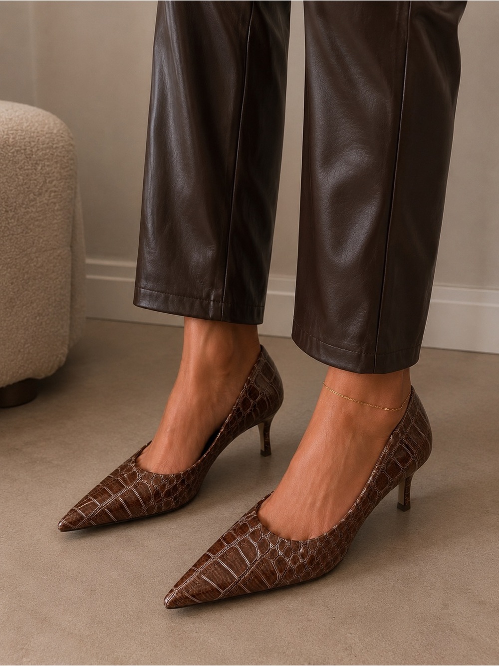 Rebecca Blue Croc Embossed Pointed Toe Heels Sz 8B